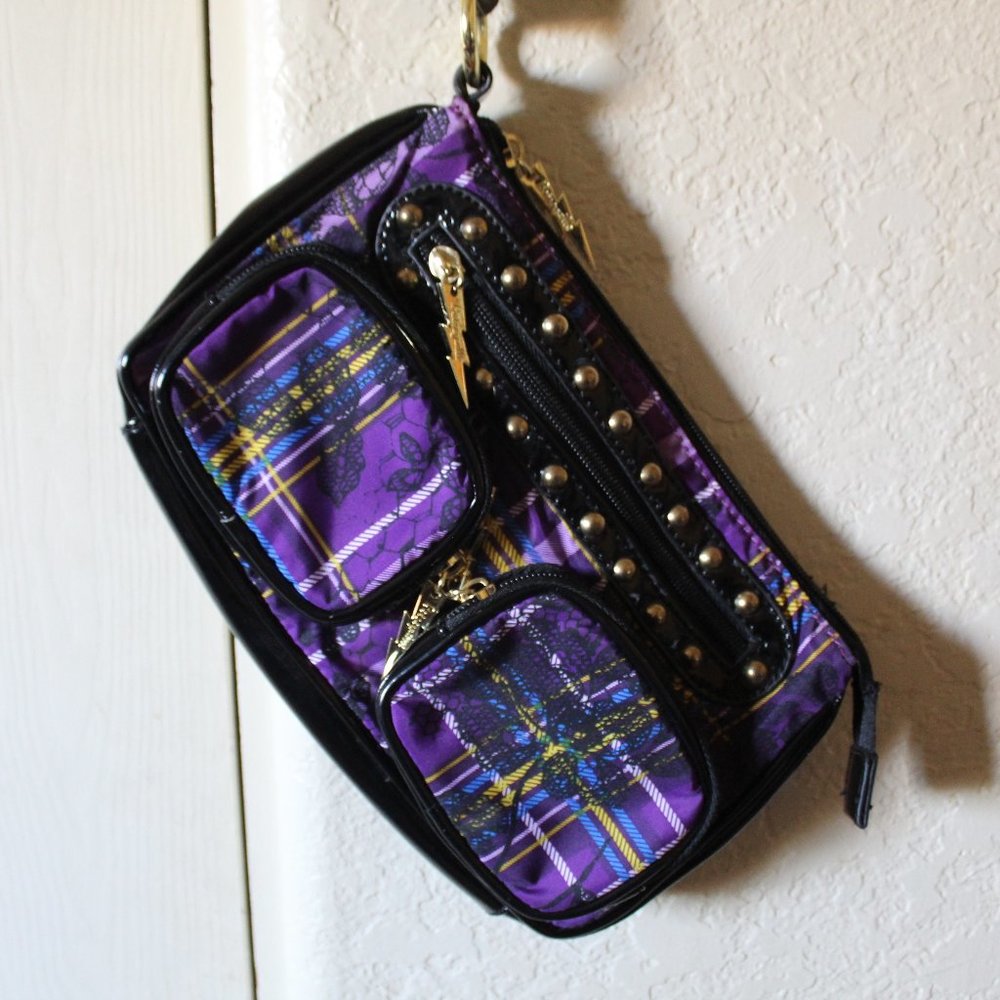 BETSEY JOHNSON PURPLE PLAID FLORAL HAND CLUTCH BAG